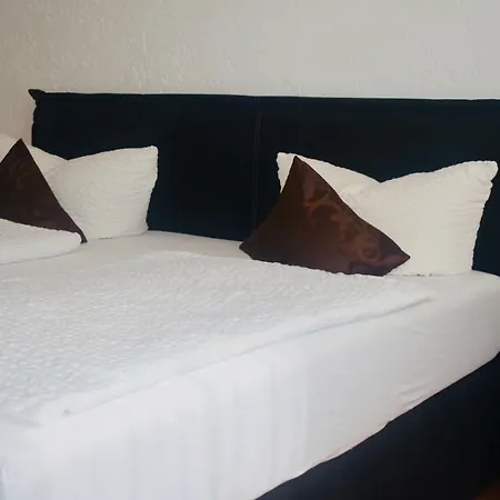 Ammerland Ferienwohnung شقة *